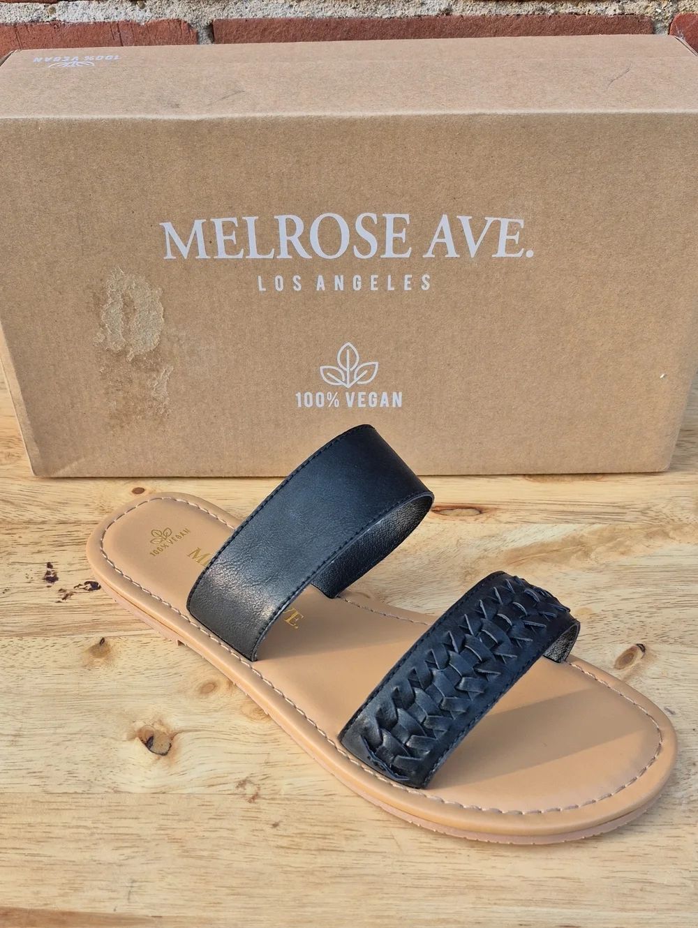Melrose Ave.The Run Around 8.5 Flip Flop Sandal - New